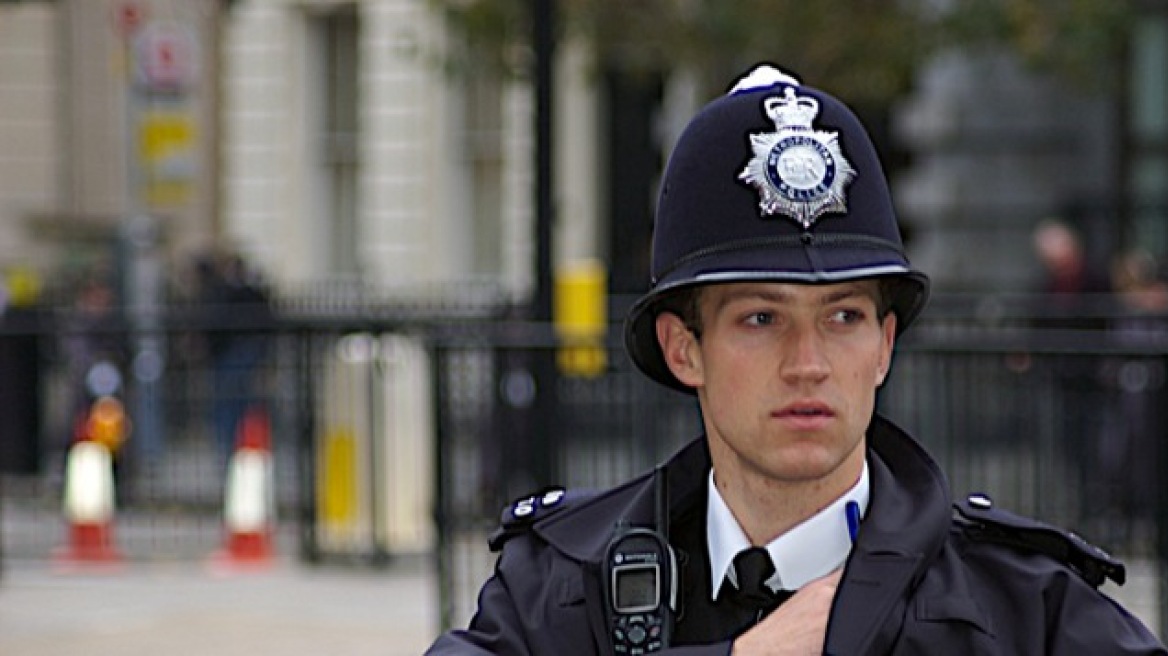 Σε αναζήτηση των δραστών της τρομοκρατικής ενέργειας η βρετανική αστυνομία 