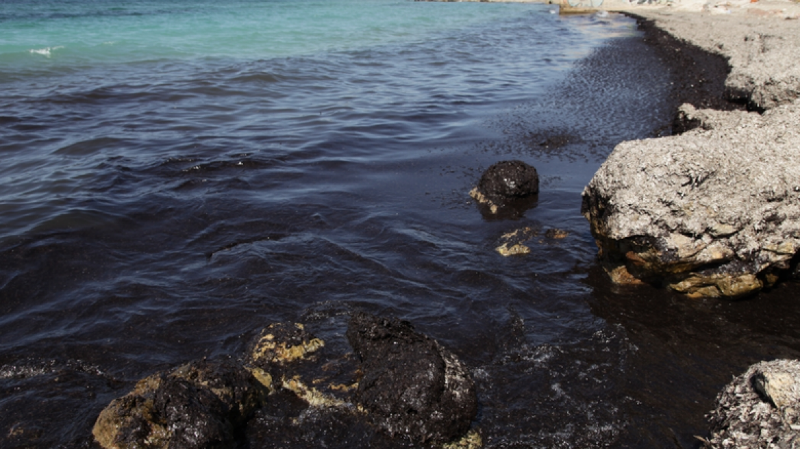 Πρόεδρος εταιρείας τοξικολογίας: Σε δύο χρόνια θα καθαρίσουν οι θάλασσες στο Σαρωνικό 