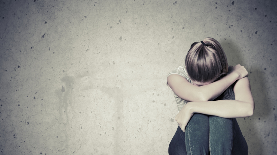 Μία στις τέσσερις έφηβες στη Βρετανία πάσχουν από κατάθλιψη 
