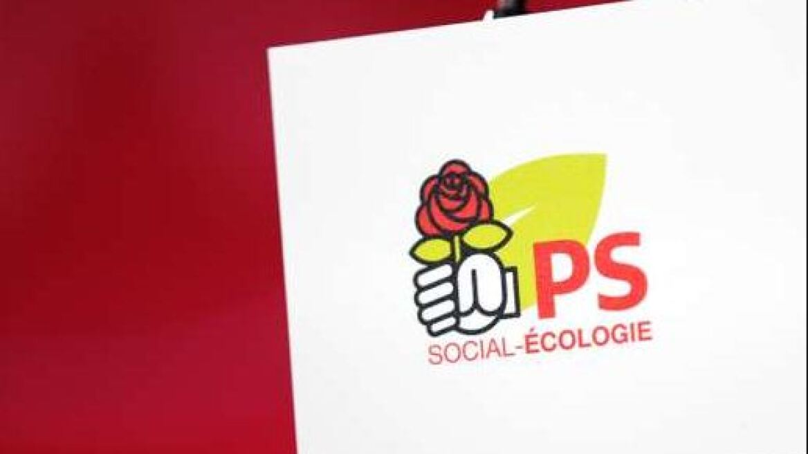 Γαλλία: Πωλητήριο βάζουν τα γραφεία του Σοσιαλιστικού Κόμματος