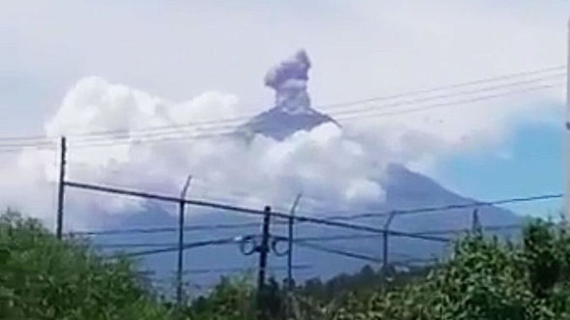 Βίντεο από Μεξικό: Η στιγμή που ο σεισμός ενεργοποιεί το ηφαίστειο Ποποκατεπέτλ