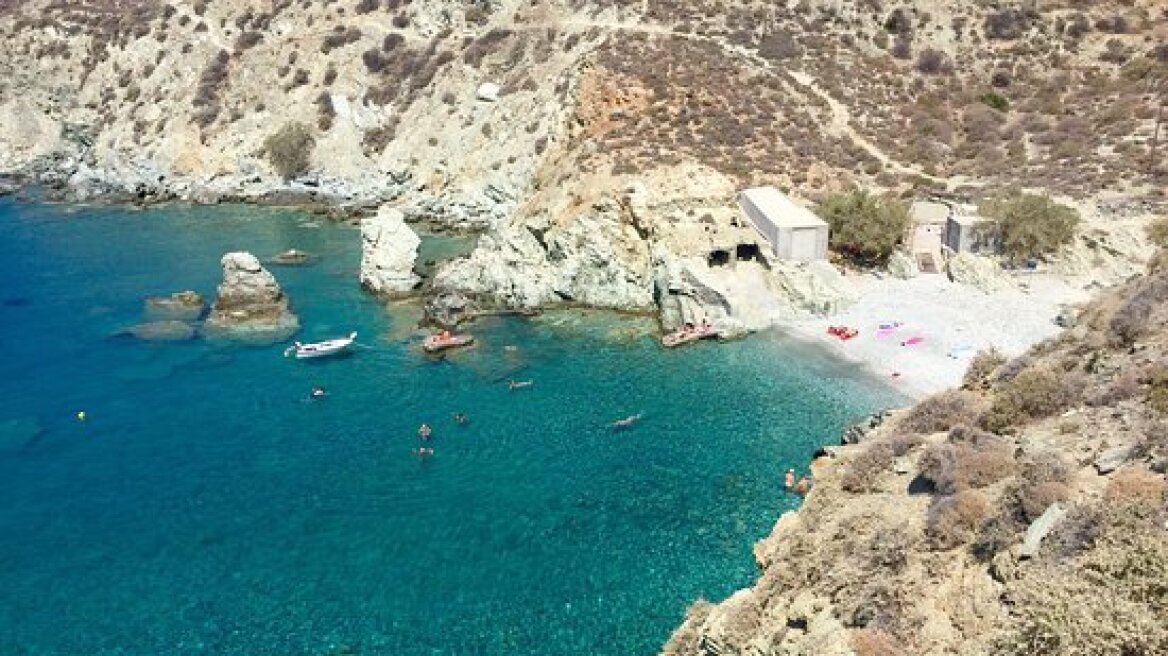 Folegandros: Galifos nudist beach