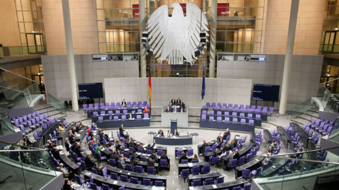 Deutsche Welle: Υπέρ του Grexit το 25% των νέων Γερμανών βουλευτών