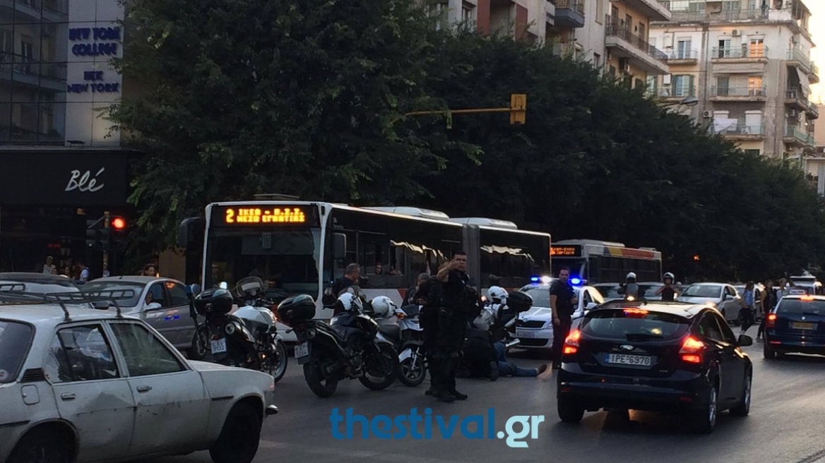 Φωτογραφίες: Σύγκρουση μοτοσικλετών στο κέντρο της Θεσσαλονίκης