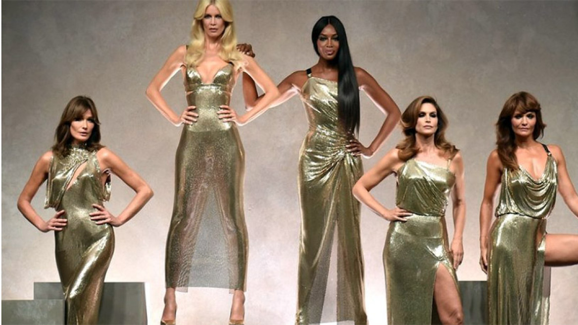 Στο show του Versace περπάτησαν τα αυθεντικά supermodels των 90’s