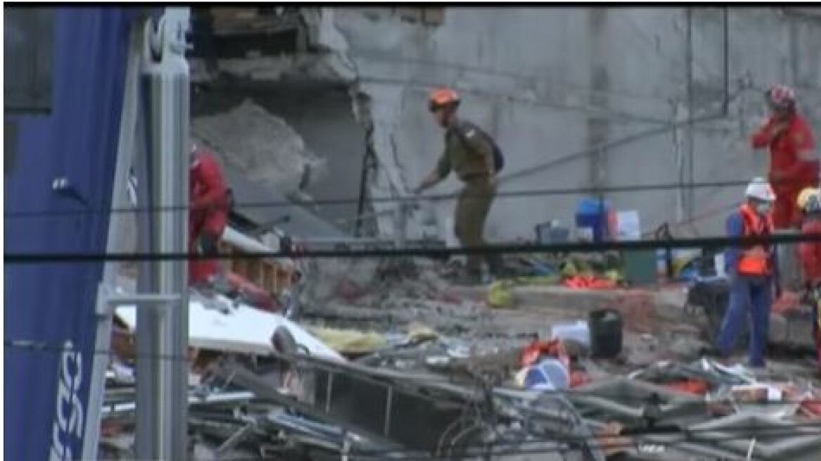 Ακόμα ψάχνουν επιζώντες στα ερείπια στο Μεξικό - 305 οι νεκροί από τα 7,1 Ρίχτερ
