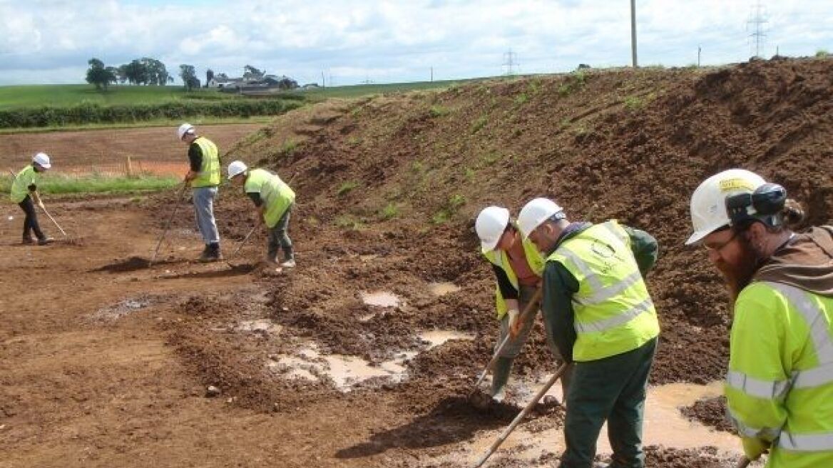  6,000-year-old house older than Stonehenge found in Scottish field!