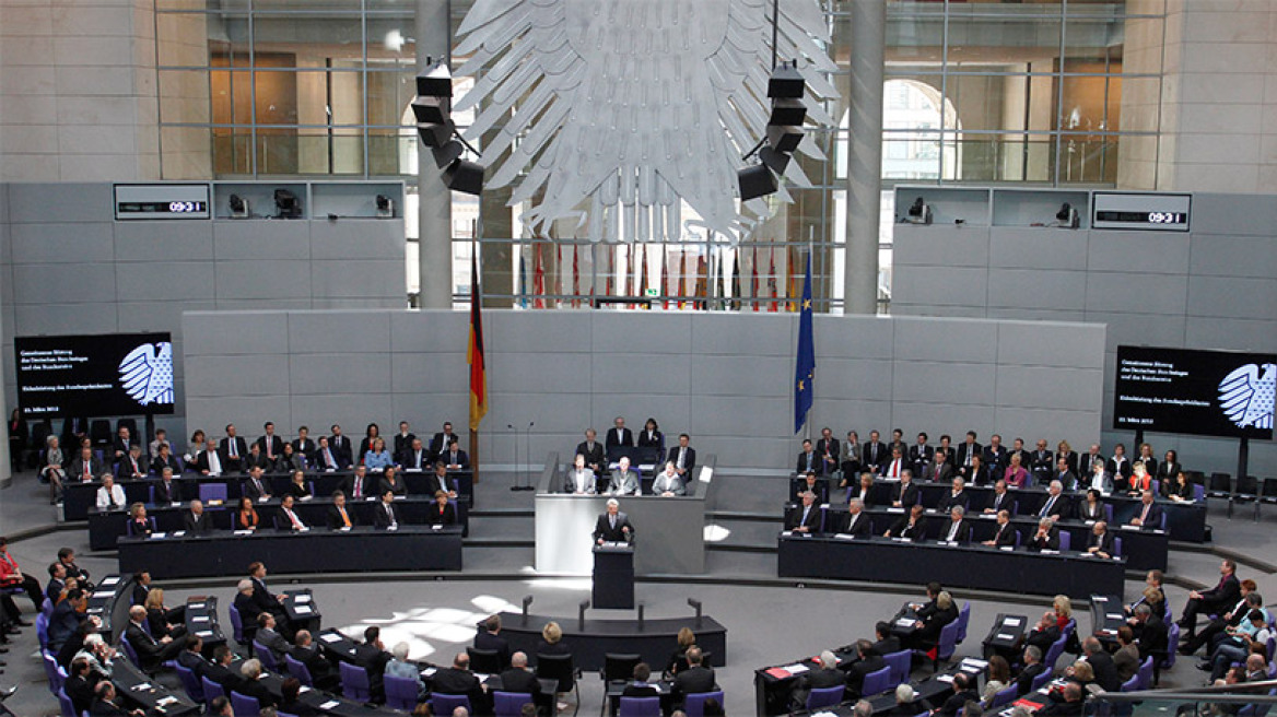Γερμανικές εκλογές: «Πύρρειος» νίκη Μέρκελ, συντριβή Σουλτς, «έκρηξη» της ακροδεξιάς
