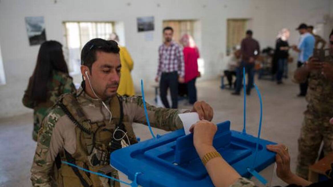 Οι Κούρδοι ψήφισαν για ανεξαρτησία - Το Ιράκ αναπτύσσει στρατό στις αμφιλεγόμενες περιοχές