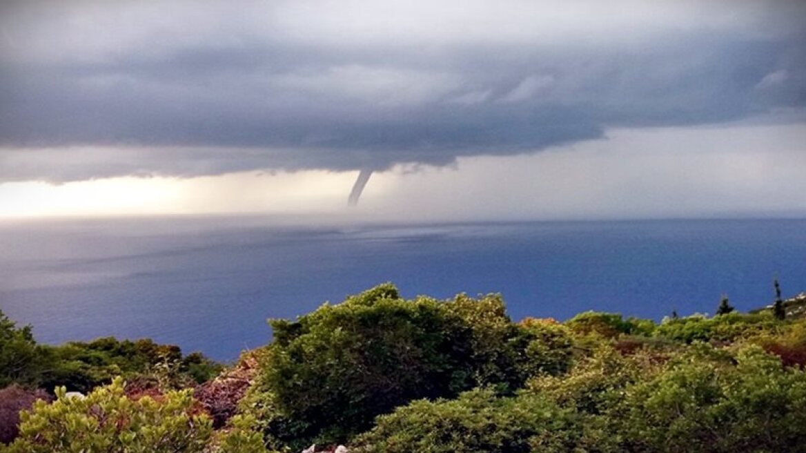 Beautiful water tornado captured on camera in Zakynthos (photo-video)