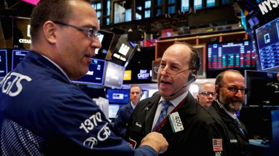 Σε στενό εύρος τιμών η Wall Street