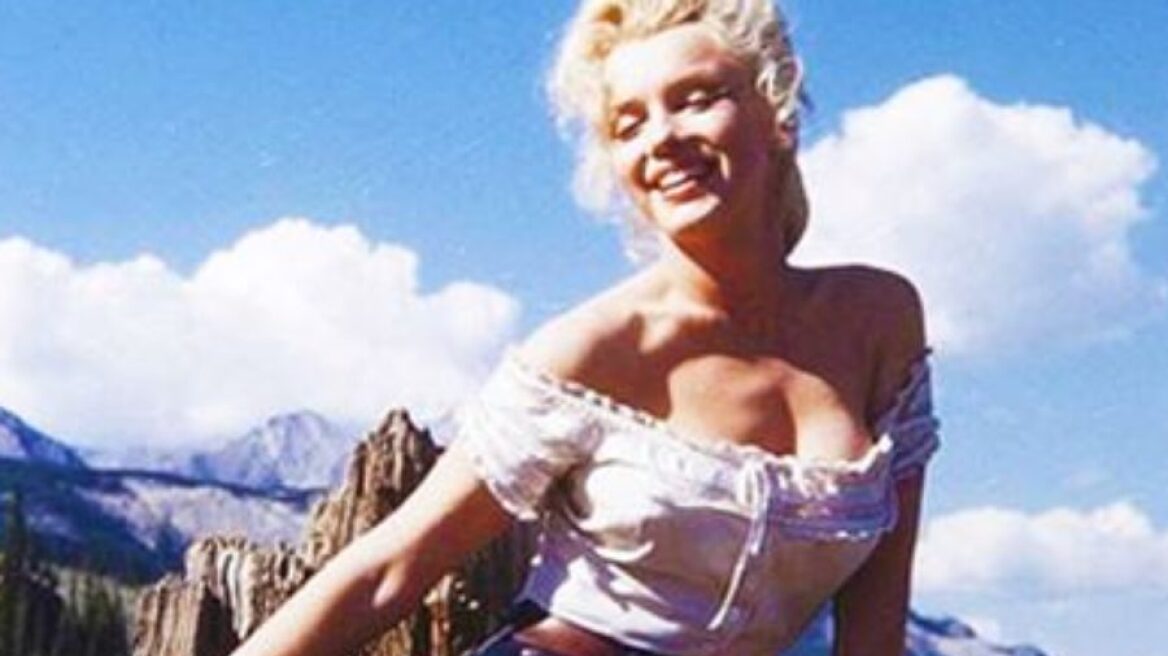 O Tommy Hilfiger δημοπραττεί ένα τζιν φορεμένο από τη Marilyn Monroe
