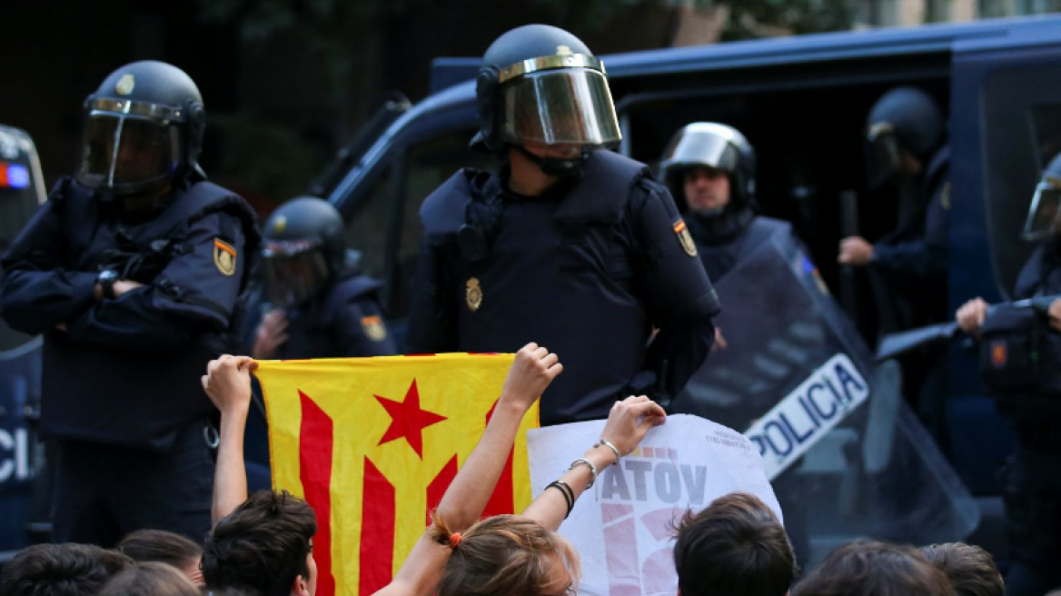 Commission silent as Madrid shuts down websites ahead of Catalonia referendum