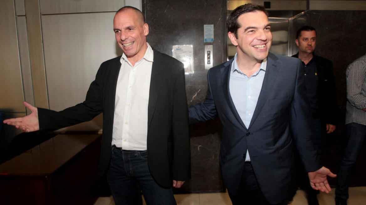 FAZ: Τσίπρας και Βαρουφάκης πήγαν την Ελλάδα πίσω