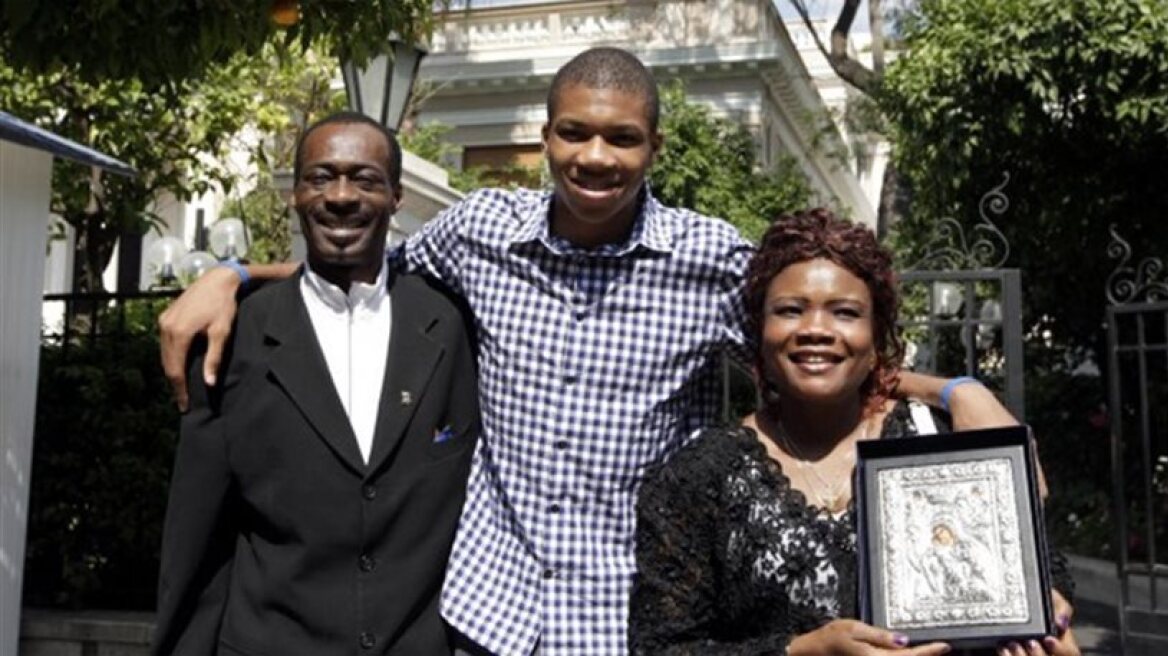 Antetokounmpo’s father, Charles dies at 54!