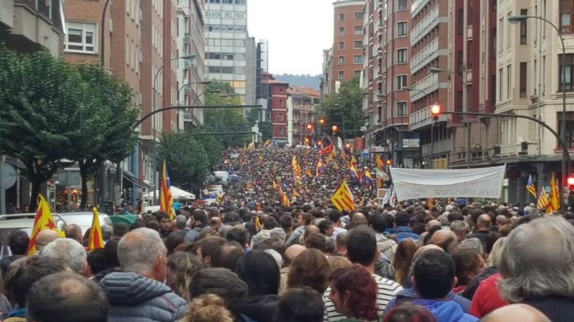 Οι Βάσκοι στο πλευρό των Καταλανών: 40.000 άνθρωποι φώναξαν υπέρ της ανεξαρτησίας