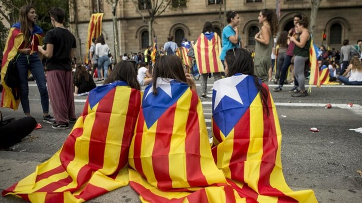 Ισπανία: Επιδρομή της αστυνομίας σε κέντρο τηλεπικοινωνιών της Καταλονίας