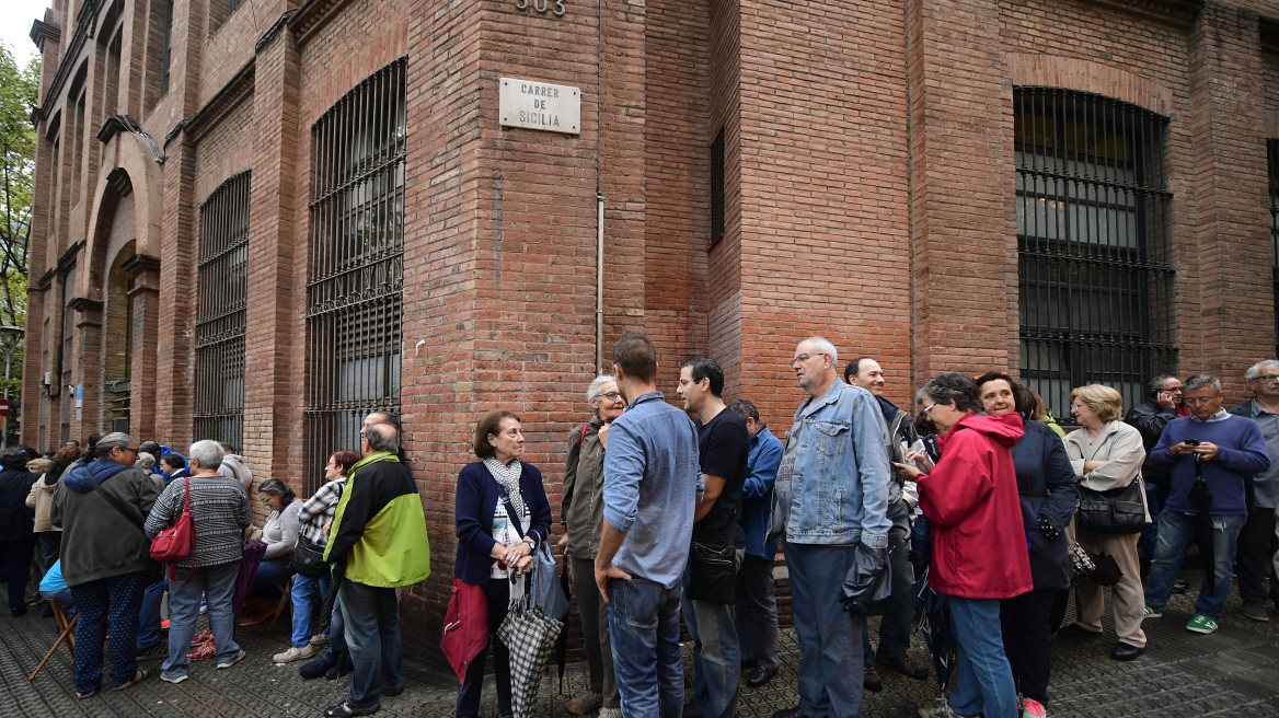  Καταλονία: Ψηφίστε σε όποιο εκλογικό κέντρο βρείτε ανοικτό λένε οι διοργανωτές του δημοψηφίσματος