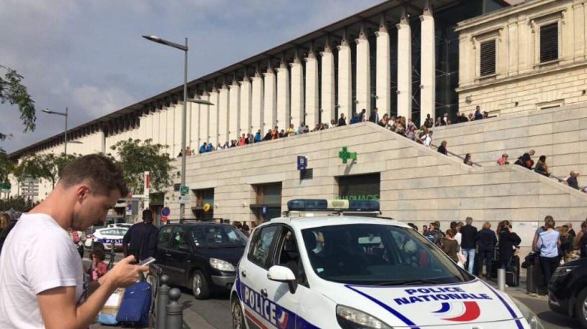 Man shot dead in Marseille knife attack