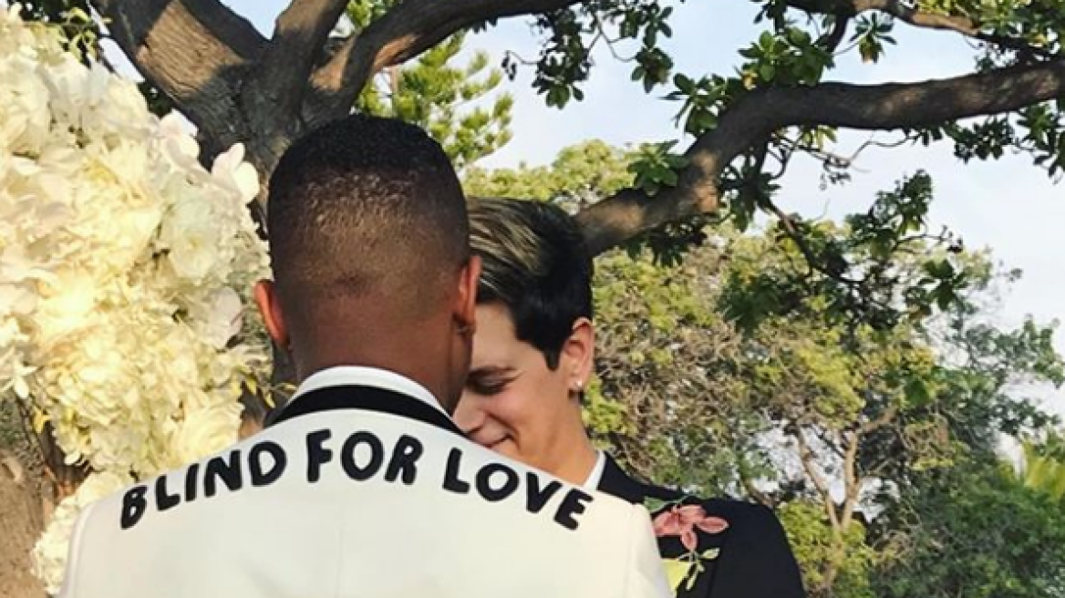 Το ακροδεξιό τρολ Milo Yiannopoulos παντρεύτηκε τον καλό του στη Χαβάη