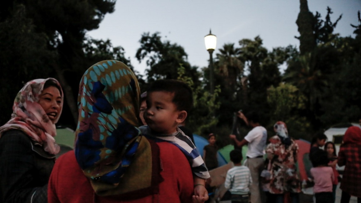 Στοιχεία σοκ: Σχεδόν χωρίς περίθαλψη οι γυναίκες πρόσφυγες στην Ελλάδα