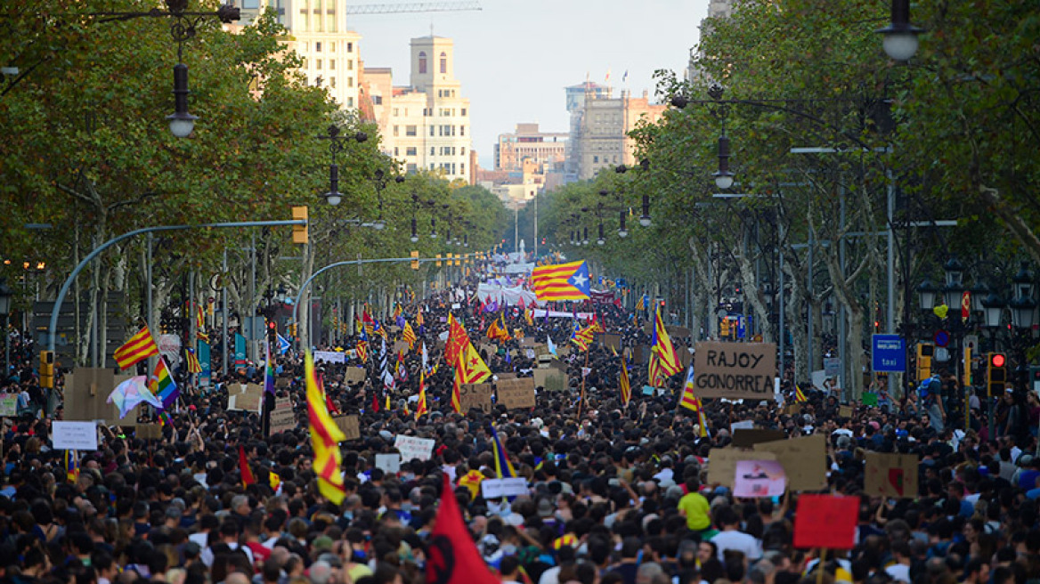 Ανένδοτοι οι Καταλανοί ετοιμάζονται για «πόλεμο» μετά το διάγγελμα από τον Ισπανό βασιλιά