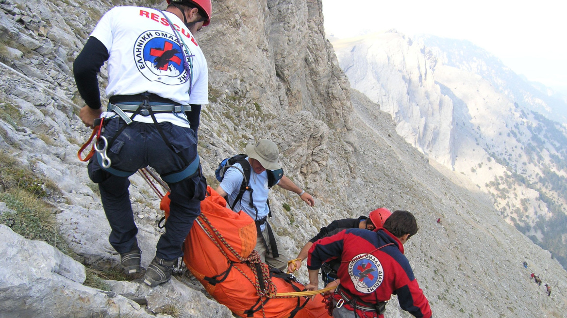 Στέλνουν Super Puma για να σώσει ορειβάτη που εγκλωβίστηκε στον Όλυμπο