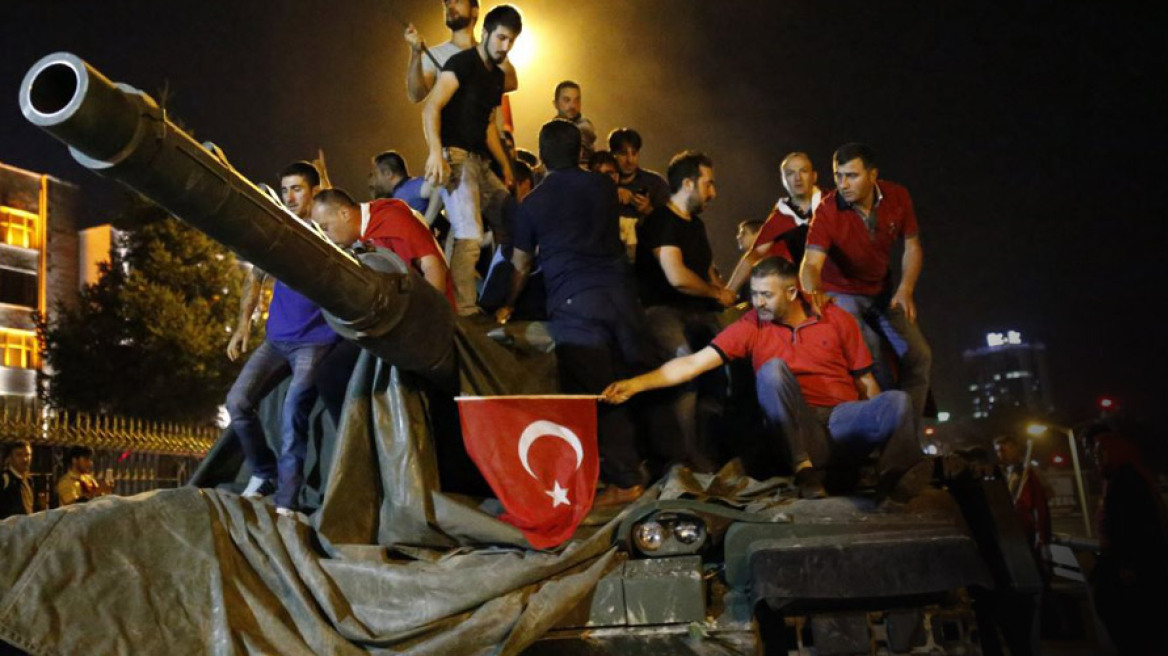 «Ισόβια» στους στρατιωτικούς που αποπειράθηκαν να δολοφονήσουν τον Ερντογάν