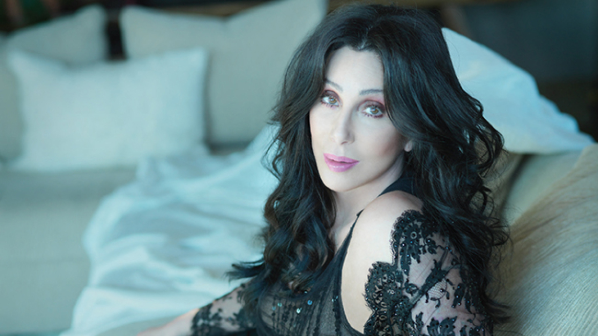 Η Cher κατηγορεί βιοφαρμακευτική εταιρεία ότι την εξαπάτησε 