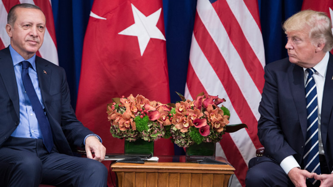 «Ράπισμα» Τραμπ σε Ερντογάν: Οι ΗΠΑ ανέστειλαν τις εκδόσεις βίζα για Τούρκους