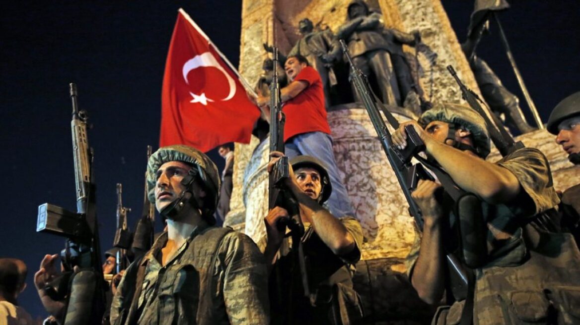 Τουρκία: 143 πρώην στρατιωτικοί δικάζονται για την εμπλοκή τους στο αποτυχημένο πραξικόπημα