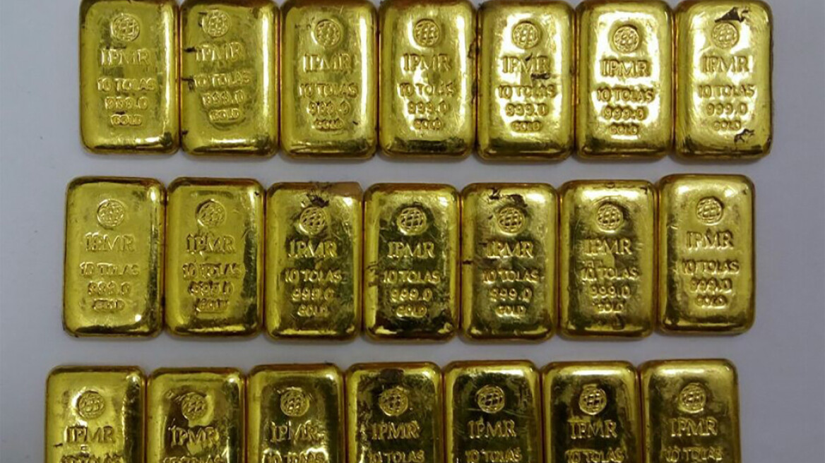 Υπάλληλοι αεροδρομίου εντόπισαν δέκα κιλά χρυσό... στους πρωκτούς Ινδών επιβατών!
