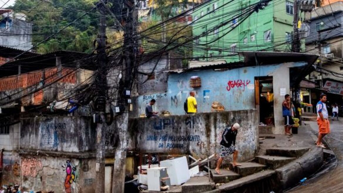 Βραζιλία: Επιχείρηση του στρατού στη μεγαλύτερη φαβέλα στο Ρίο ντε Ζανέιρο