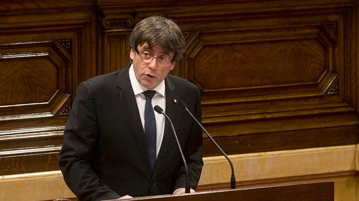 Έκτακτο υπουργικό συμβούλιο για την Καταλονία - «Δεν ξέρει πού βρίσκεται ο Πουτζδεμόντ» λέει η Μαδρίτη