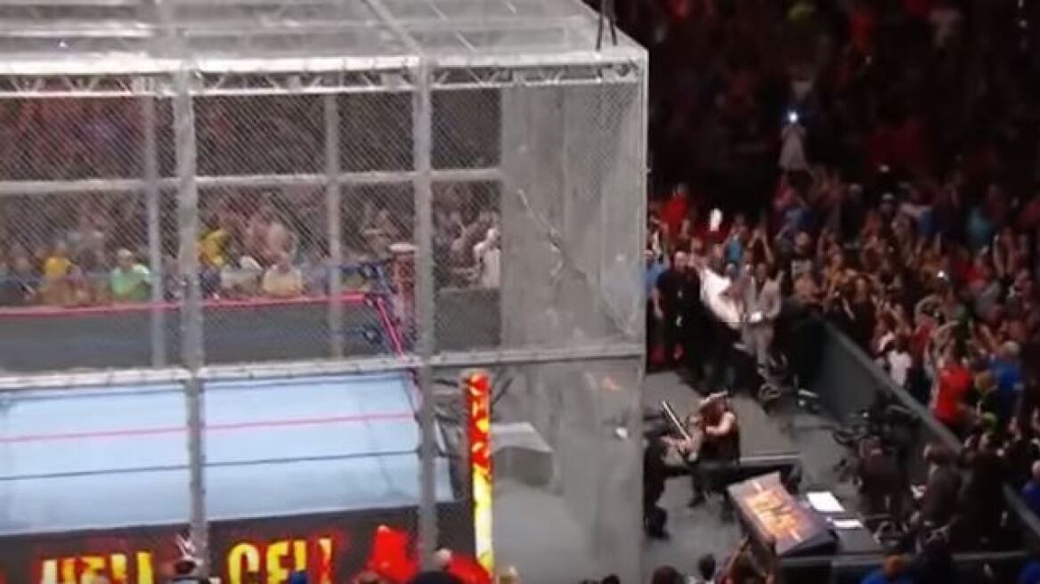 Βίντεο: Η στιγμή που παλαιστής του WWE πέφτει σε τραπέζι από ύψος 6 μέτρων και σπάει τα πλευρά του