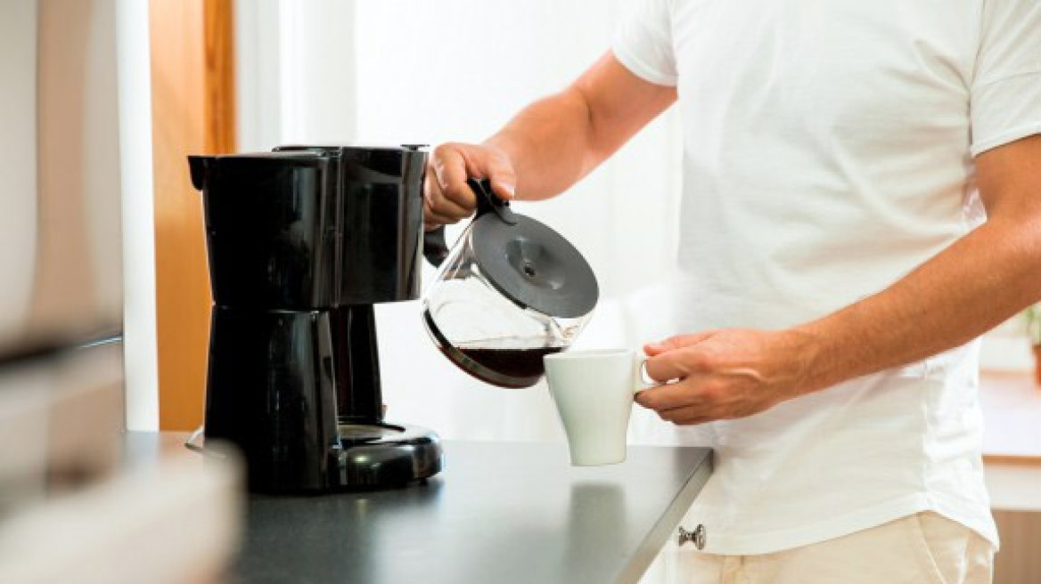 Πώς να καθαρίσεις την καφετιέρα από τα άλατα