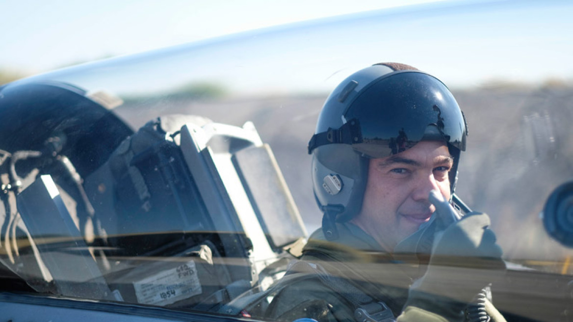 Βίντεο: Ο Τσίπρας έκανε πτήση με F-16