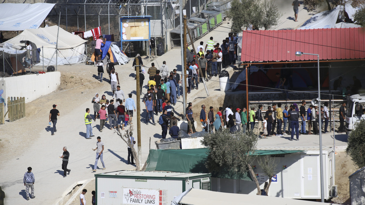 Handelsblatt: «H Ελλάδα απειλείται με νέο προσφυγικό χάος»