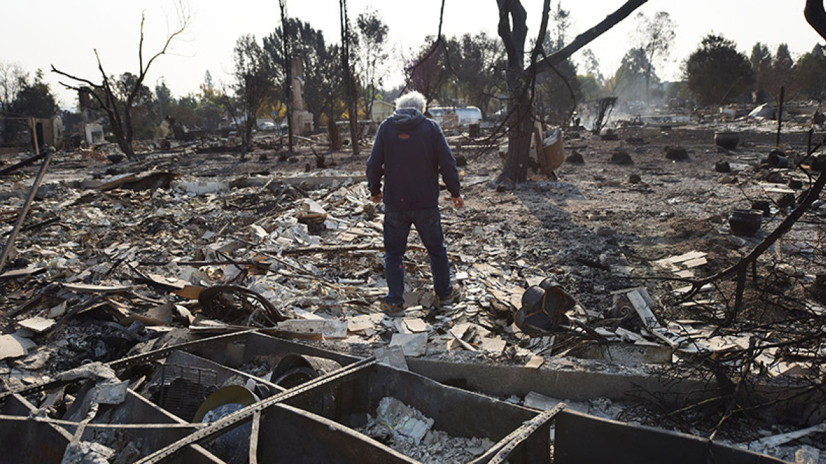 Πύρινη κόλαση στην Καλιφόρνια: 26 νεκροί, πάνω από 300 αγνοούμενοι