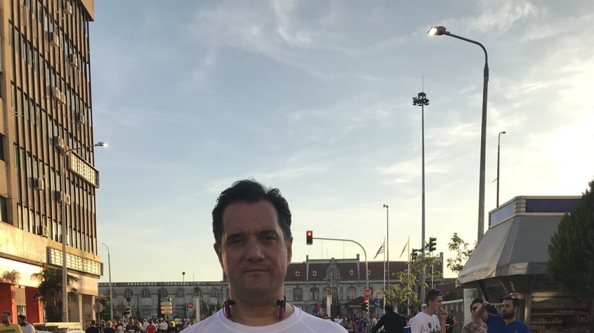 Στον 6ο Διεθνή Νυχτερινό Ημιμαραθώνιο Θεσσαλονίκης έτρεξε ο Άδωνις Γεωργιάδης