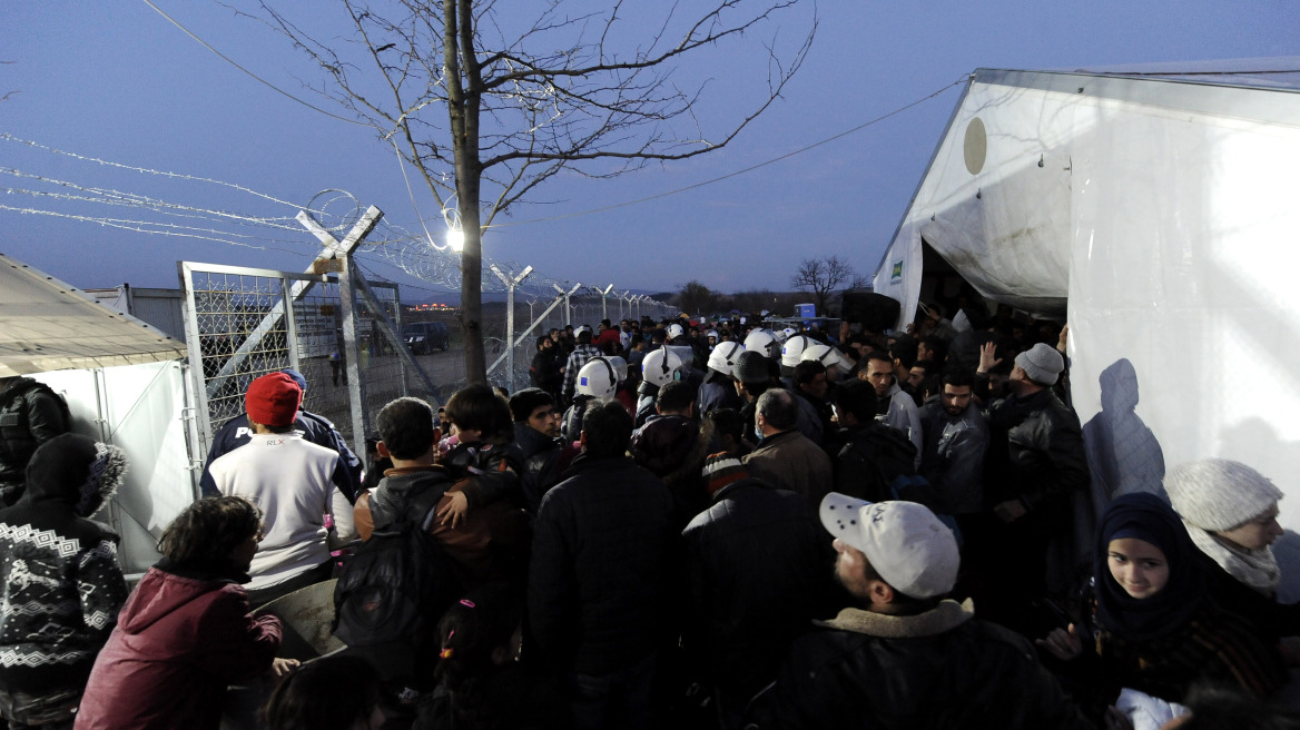 Welt: Η Ελλάδα δεν φυλάει τα σύνορά της και αφήνει μετανάστες να φεύγουν προς τη Γερμανία