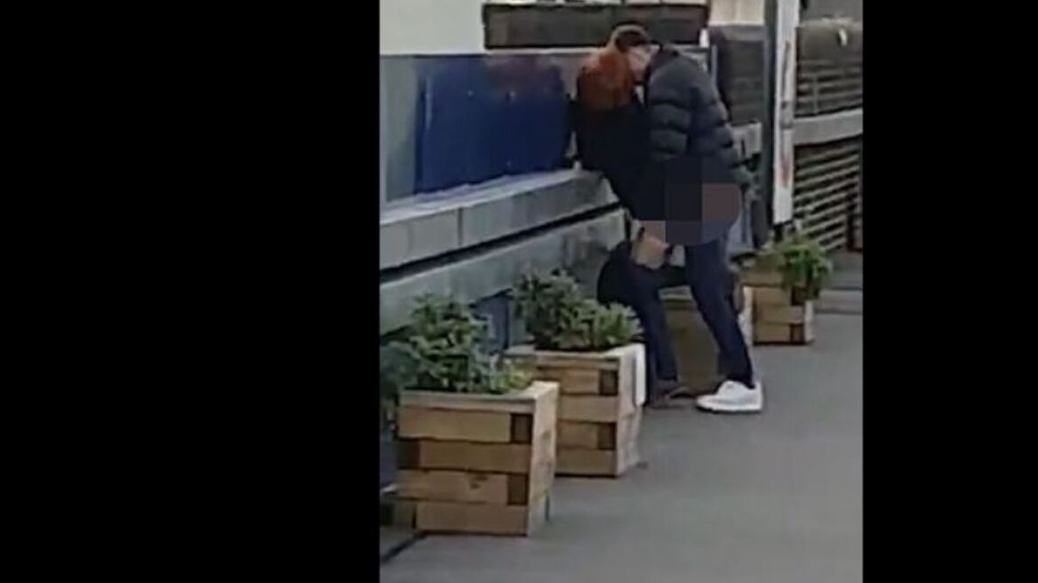 Βίντεο: Έκανε σεξ σε σταθμό τρένου, τον κατέγραψαν και το έμαθε από τη μητέρα του!