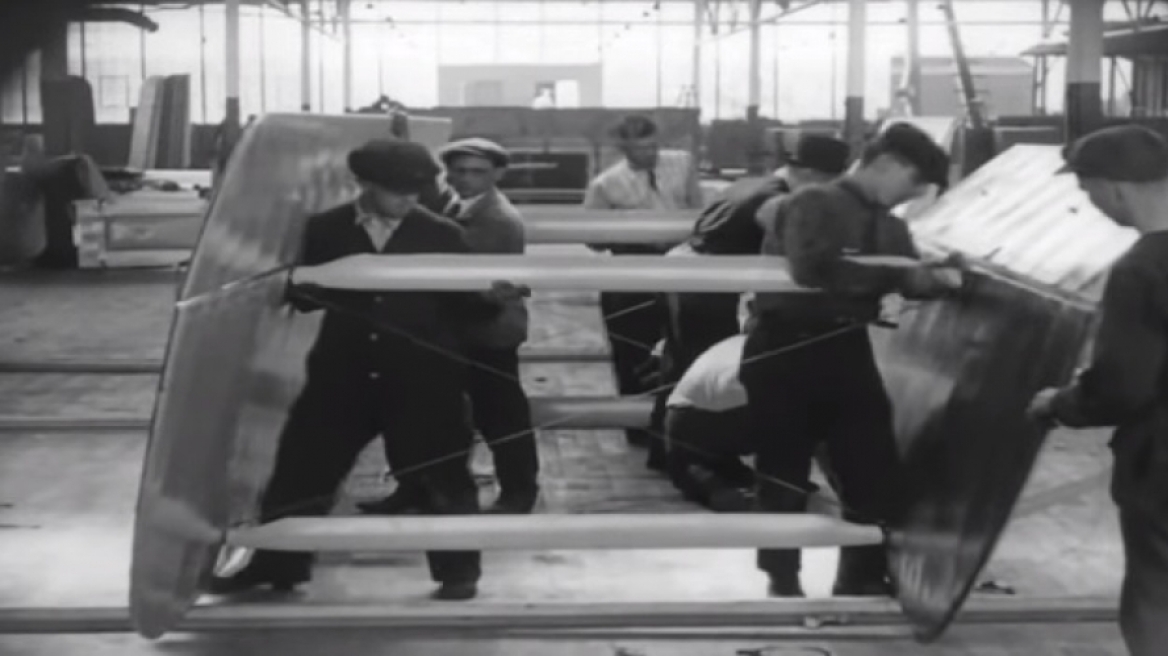 Rare video of WWI British plane factory (video)