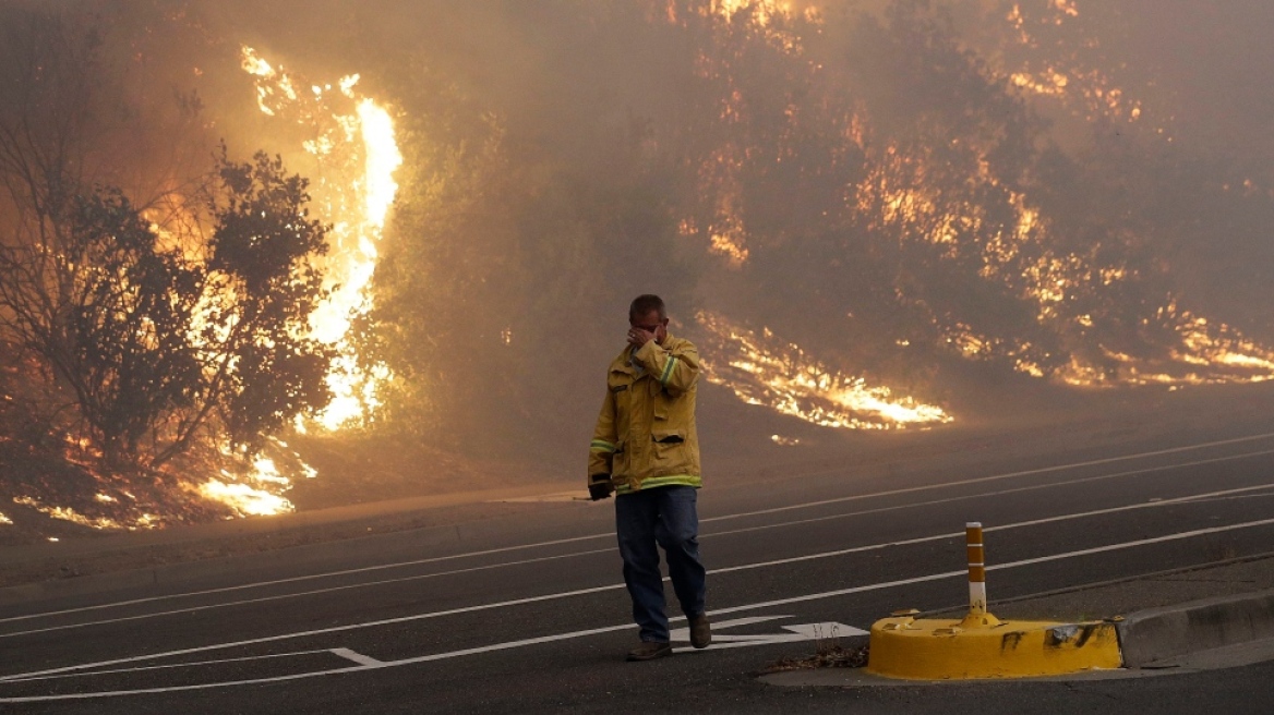 Ισπανία: Δύο νεκροί από τις πυρκαγιές που κατακαίουν τη Γαλικία