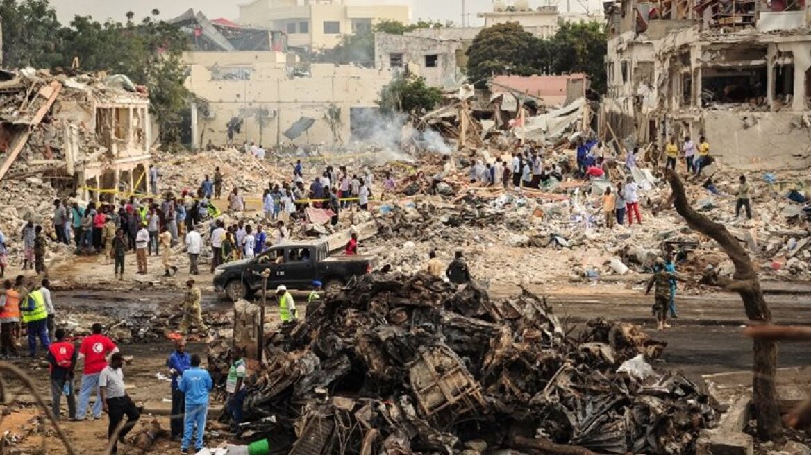 276 killed and over 300 wounded in massive bomb explosion in Somalia (video)