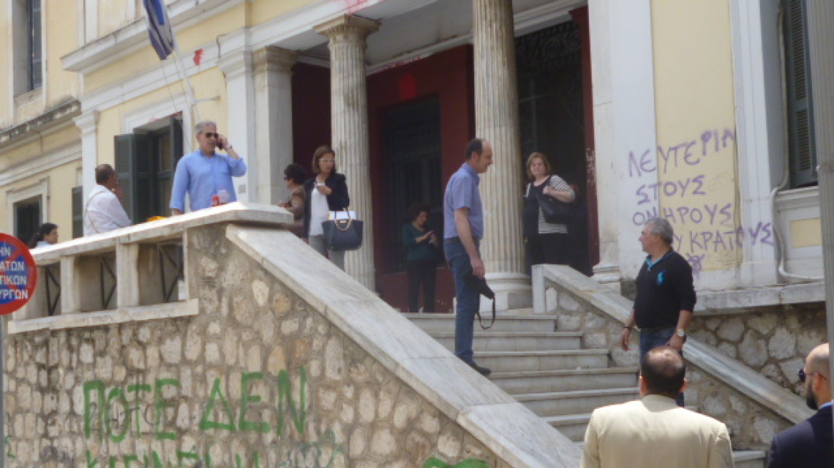 Χαμός στα Δικαστήρια Λαμίας: Παραλίγο να πέσει  ξύλο μέσα στη δικαστική αίθουσα