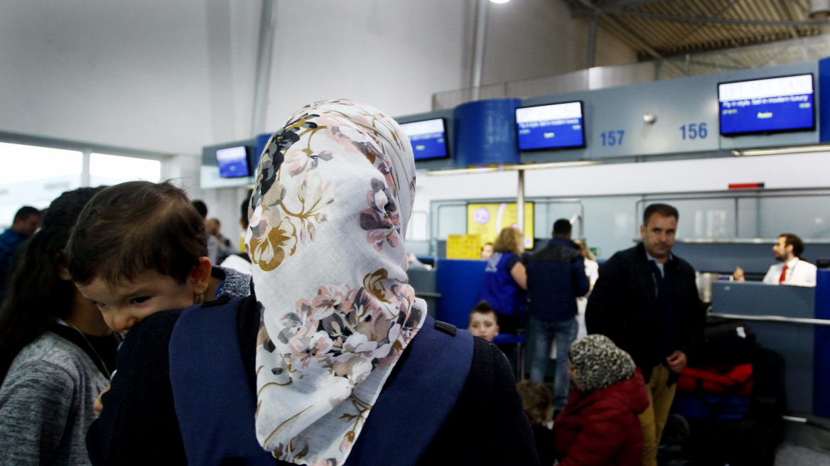 Μετά από πολλούς μήνες αναχώρησαν για τη Γαλλία 234 πρόσφυγες από το «Ελ. Βενιζέλος»