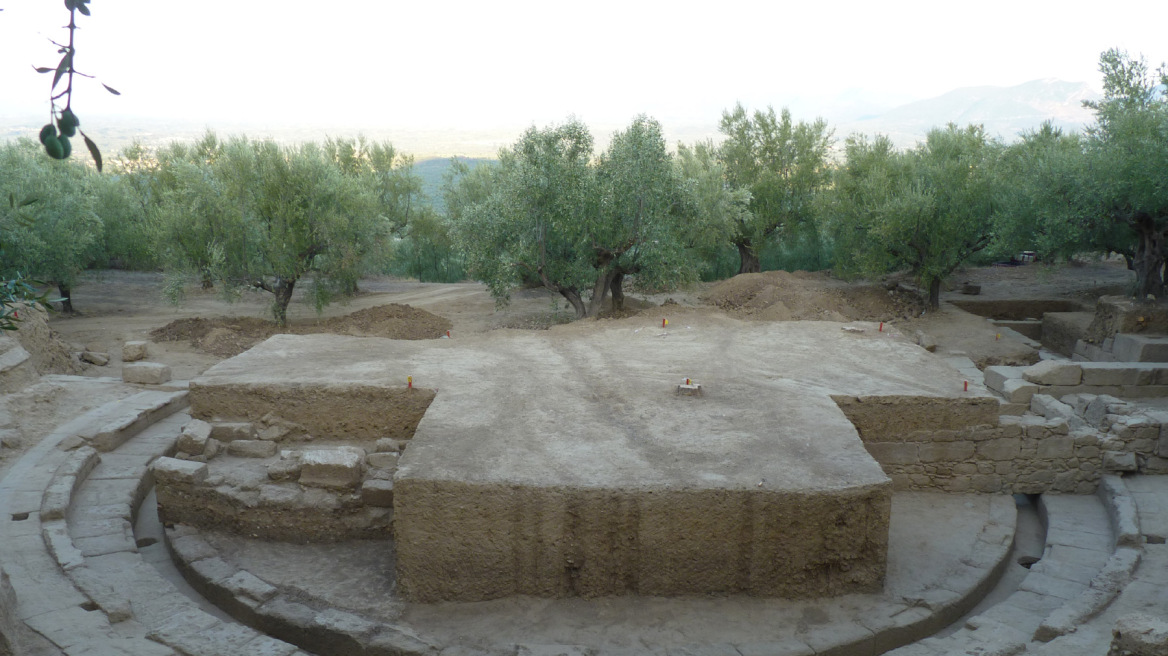 Φωτογραφίες: Αποκαλύφθηκε το θέατρο της αρχαίας Θουρίας στην Μεσσηνία