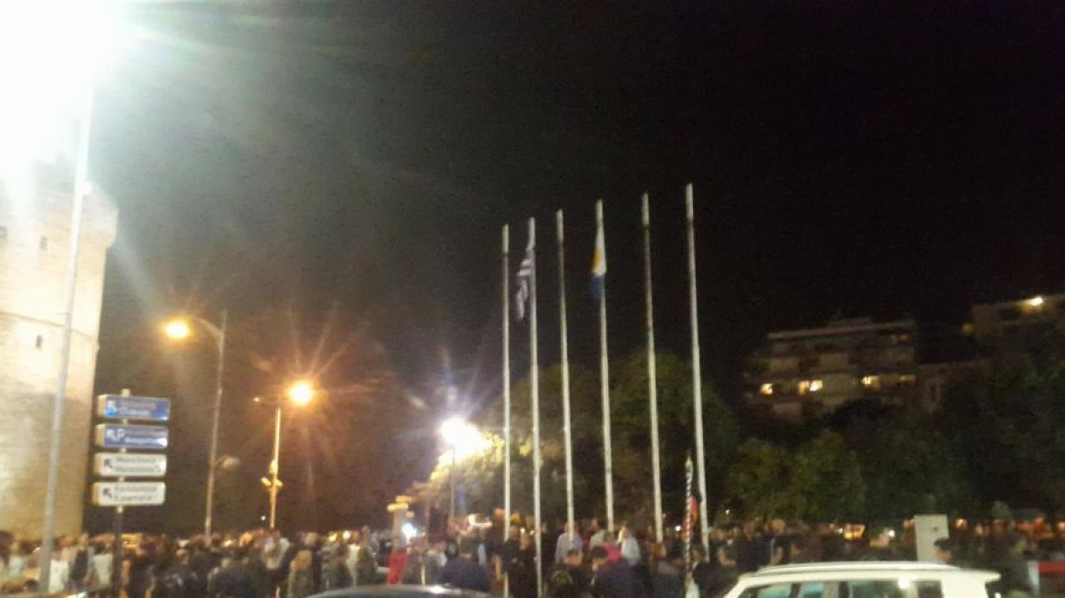 Νέα «φουρνιά» διαδηλωτών έξω από την «Ώρα του Διαβόλου» - Μήνυση κατέθεσαν βουλευτές της ΧΑ 