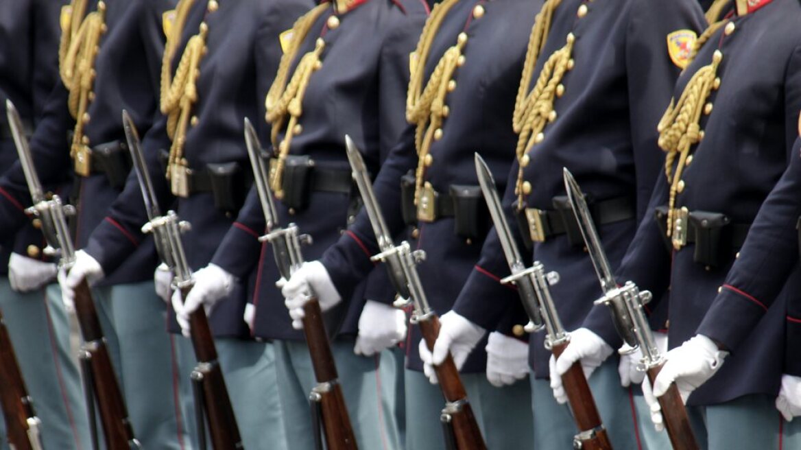 Απίστευτο: Ξυλοκόπησαν δοκίμους αξιωματικούς της Σχολής Ευελπίδων στο Μοναστηράκι